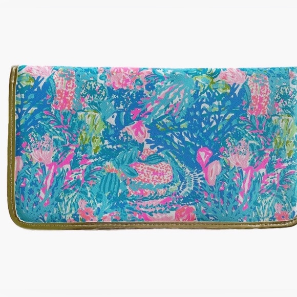 Lilly Pulitzer BiFold Travel Organizer Bag
Clutch. - Picture 3 of 5